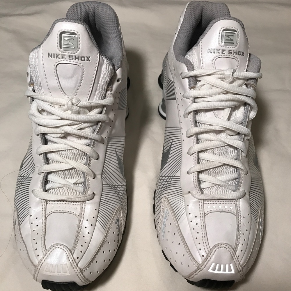 Women Nike Shox size 9